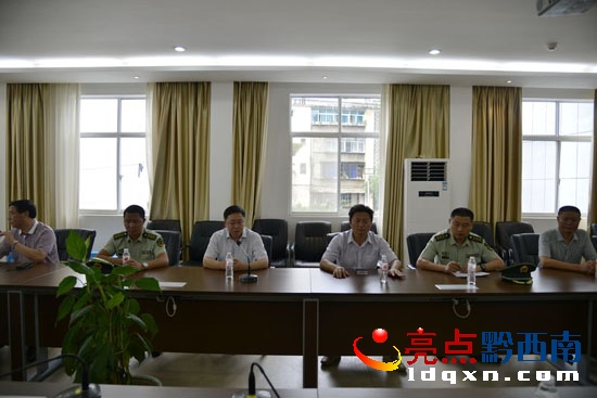 在州醫(yī)院聽取匯報和部署火災隱患整改工作.JPG