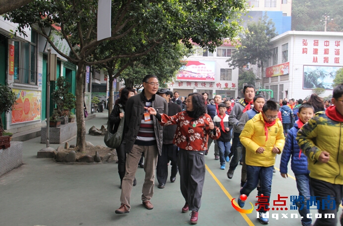 D鄢֧ӛ(w)УLI(lng)҈F^ng.jpg