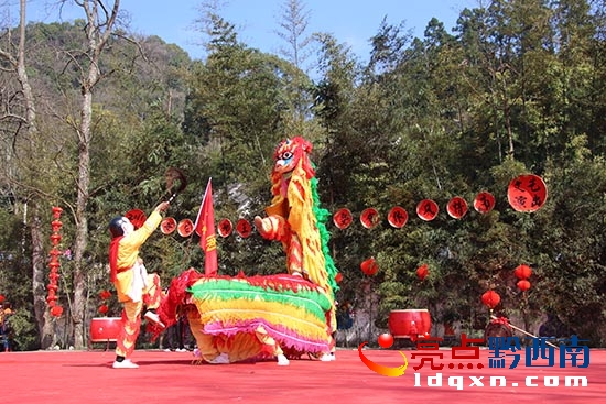 舞獅隊伍正在參加比賽.JPG