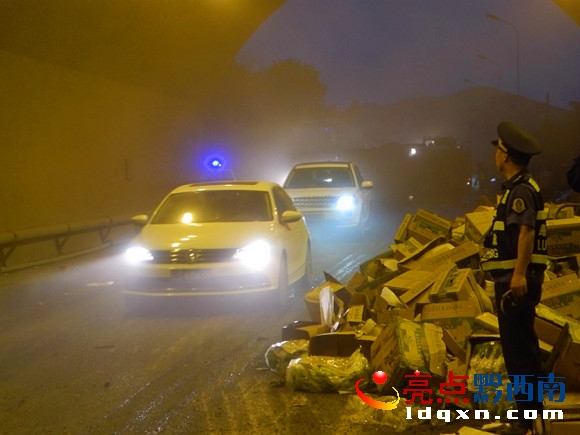 現(xiàn)場梳理車輛.jpg