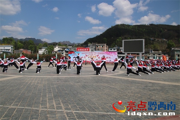 慶三八 吳彥崗攝1.JPG